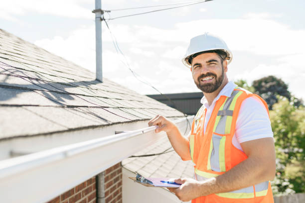 Best Roof Gutter Cleaning  in Gladstone, OR